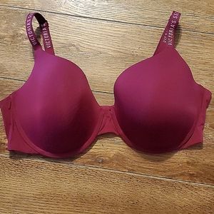 Victoria's Secret T-Shirt Lightly Lined Demi Bra 40D Deep Wine Color NWOT